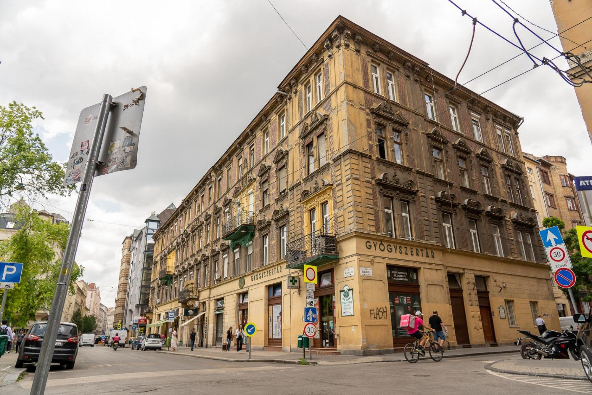Glam Downtown Apartments Budapeste Exterior foto